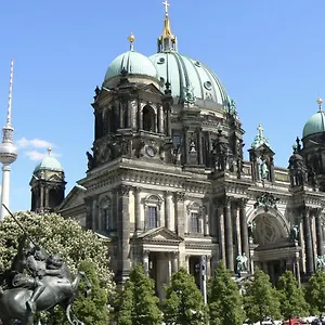 In The Center Of With Big Terrace Apartment Berlin