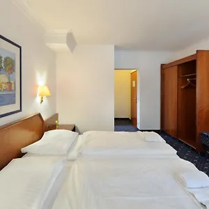 Ambassador Parkhotel Отель